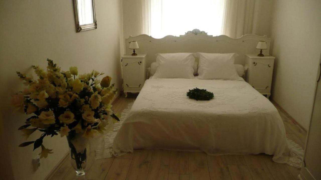Apartment Dum U Cerneho Beranka Prague Exterior photo